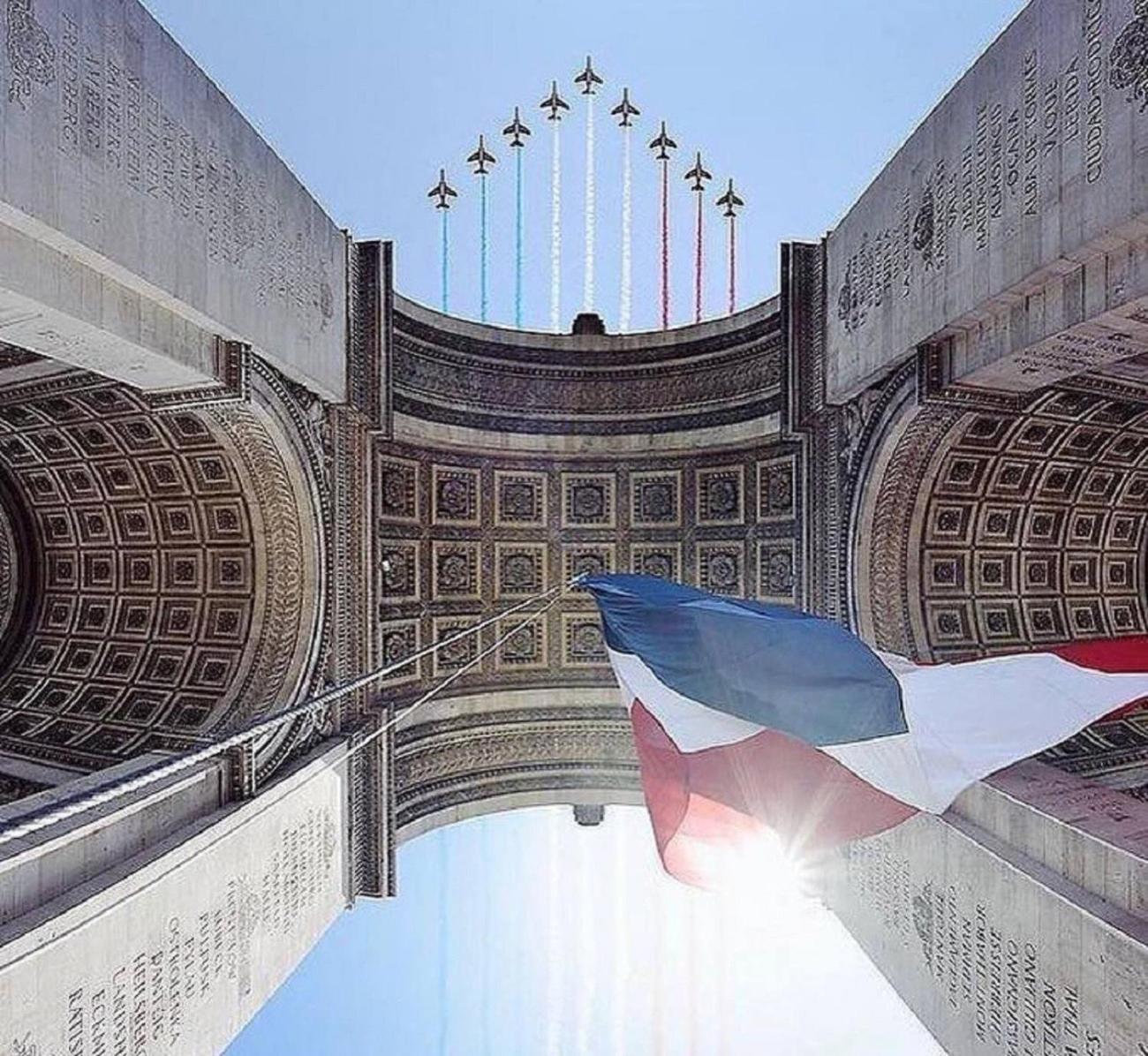 115 - Urban Vuitton Saint Denis Paris Exterior foto